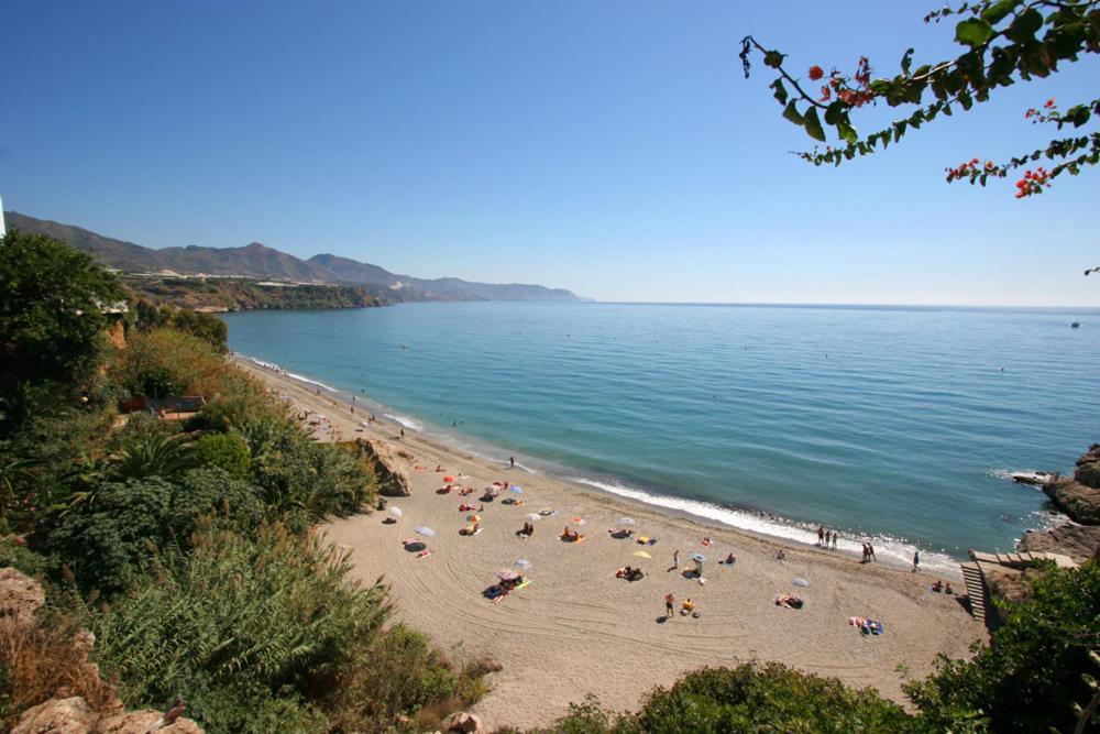 Modern Apartment Stunning Sea Views And Pool Nerja Dış mekan fotoğraf