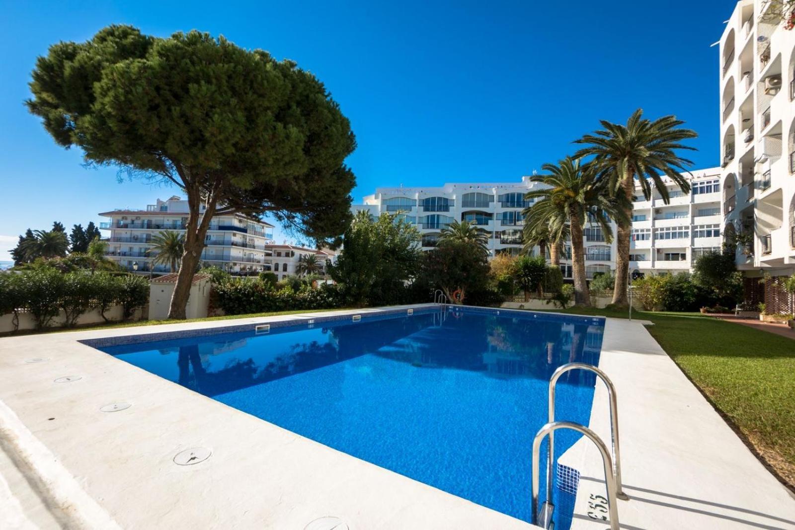 Modern Apartment Stunning Sea Views And Pool Nerja Dış mekan fotoğraf