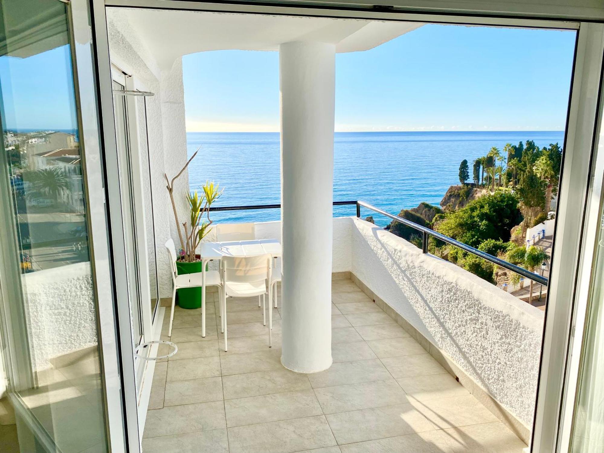 Modern Apartment Stunning Sea Views And Pool Nerja Dış mekan fotoğraf