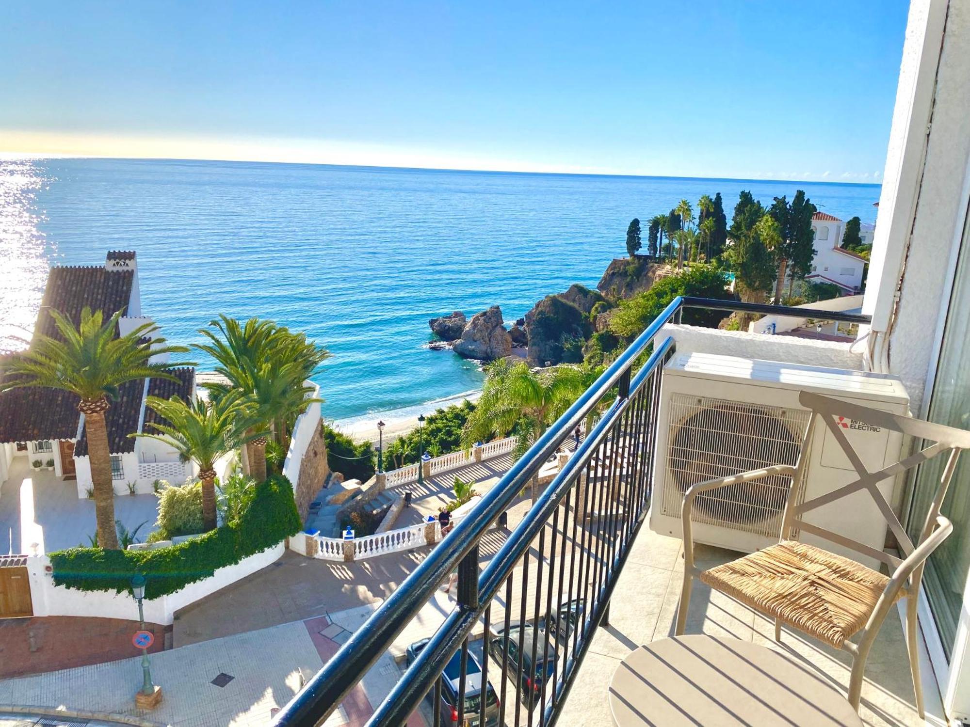 Modern Apartment Stunning Sea Views And Pool Nerja Dış mekan fotoğraf